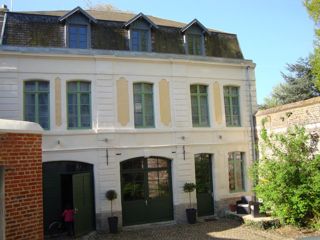 La Cour Des Carmes Bed & Breakfast Arras Eksteriør bilde